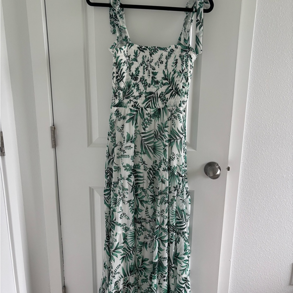 Mi Ami Green Leaf Print Maxi Dress